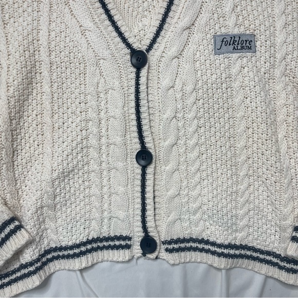Taylor Swift original 2020 folklore cardigan Cream and Blue Cardigan - Picture 3 of 11
